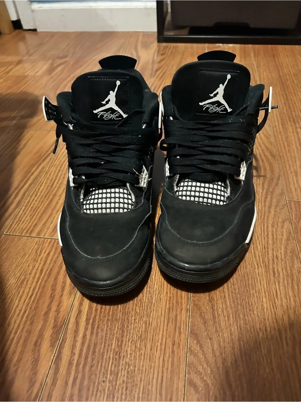White Thunder Jordan 4’s Men’s sz 11 Good condition